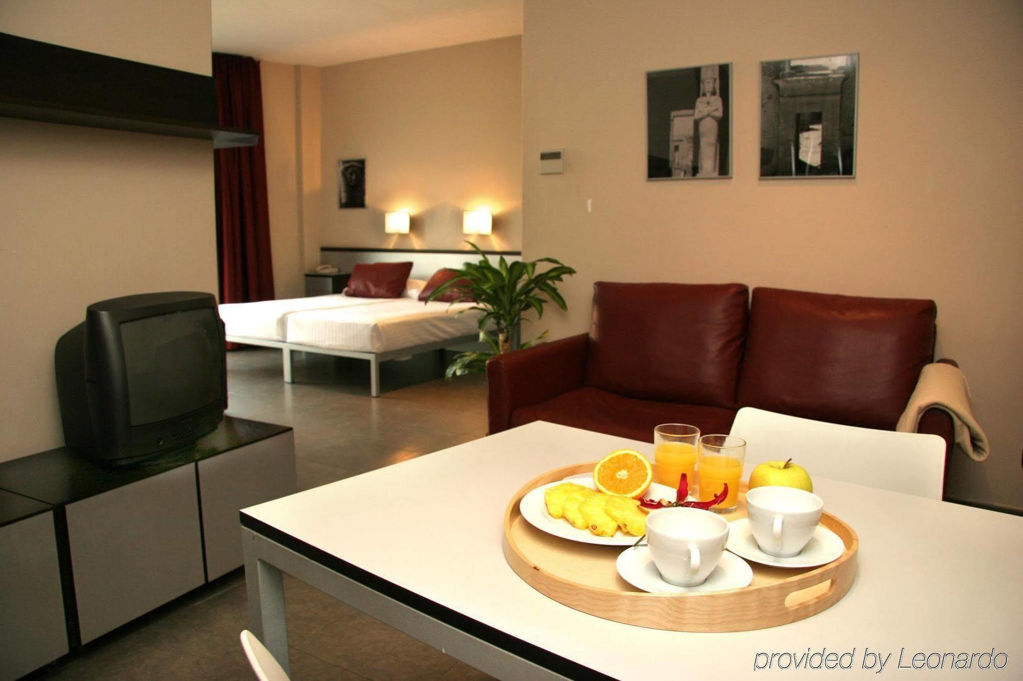 Aparthotel Allada 3* Barcelona Exterior foto