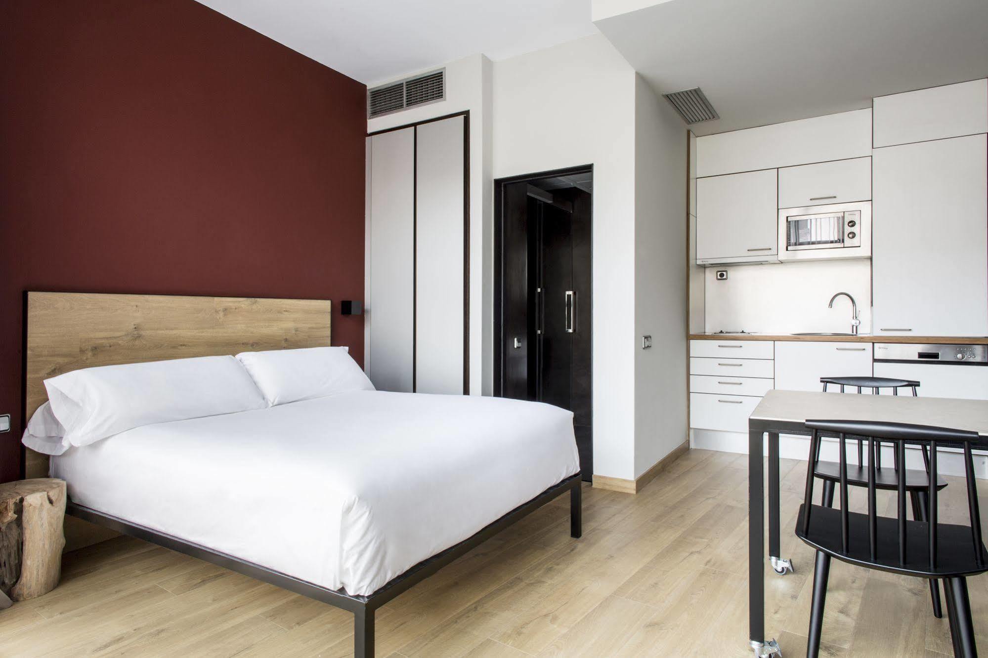 Aparthotel Allada 3* Barcelona Exterior foto